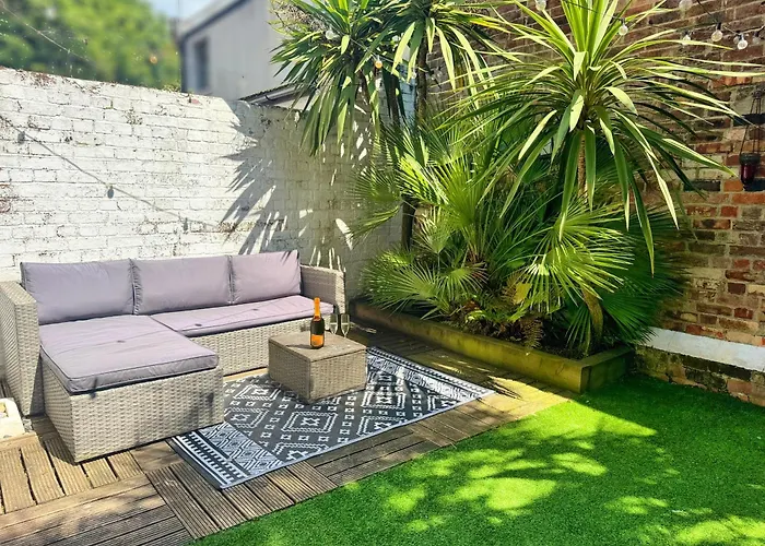 Verulam Palms - Private Garden & Parking